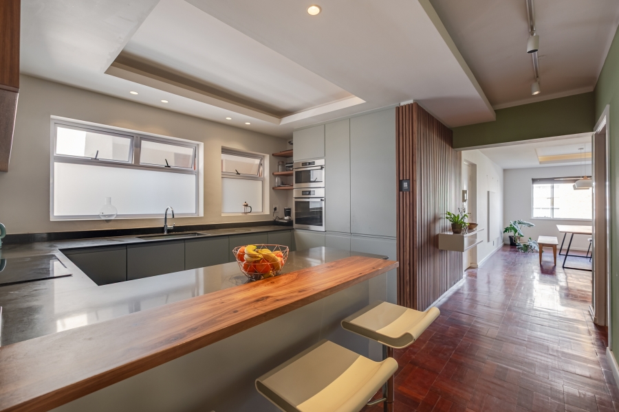 3 Bedroom Property for Sale in Sea Point Western Cape